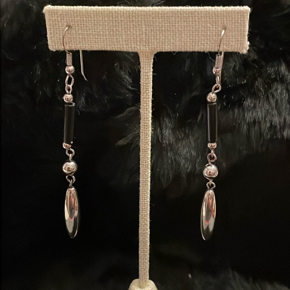 Silver and onyx dangle earrings very Cool!! - Picture 1 of 4